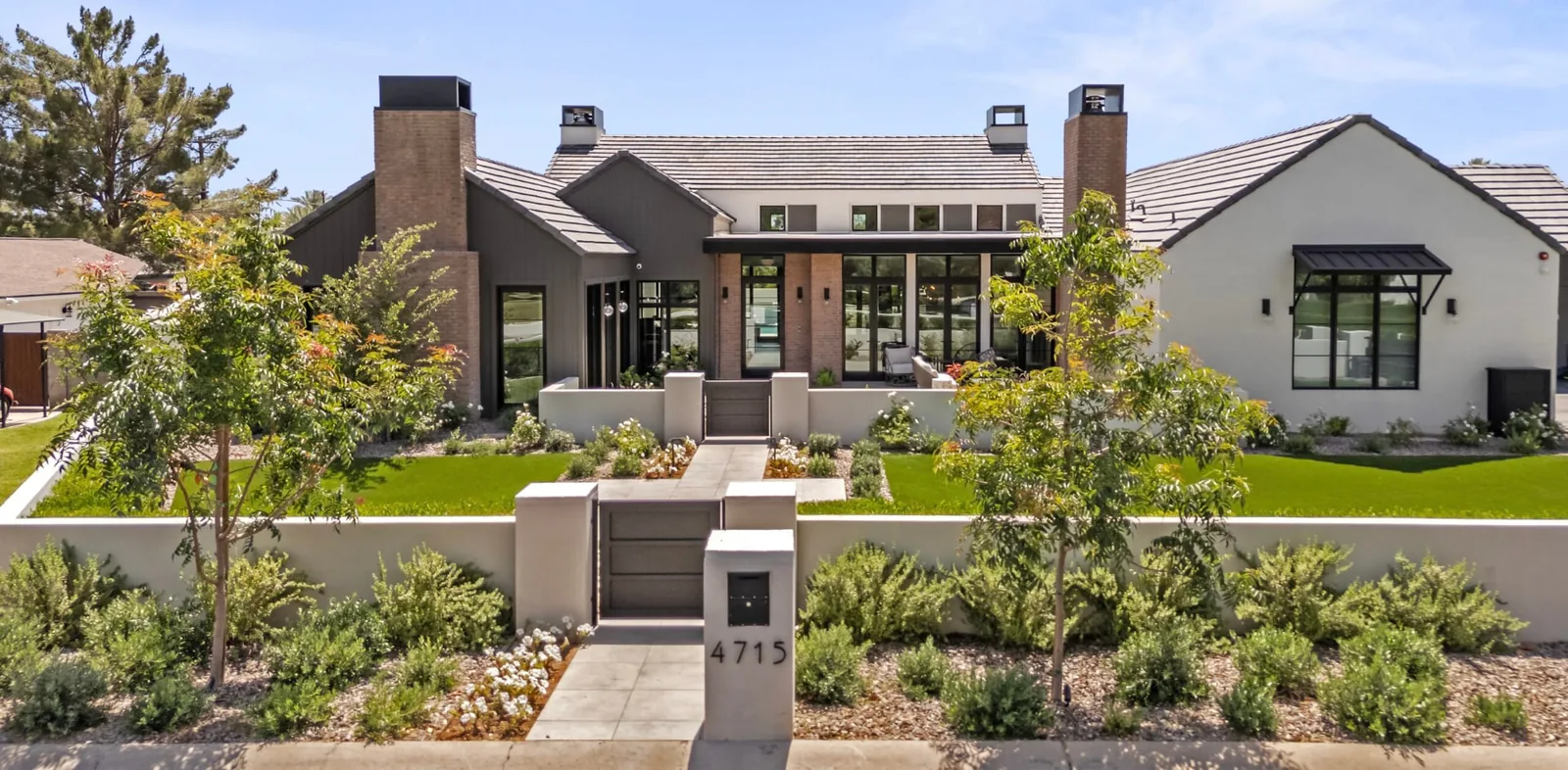 Arcadia Contemporary: front courtyard and landscaping